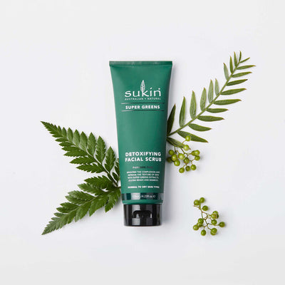 Sukin Super Greens Detoxifying Facial Scrub, 125 Ml