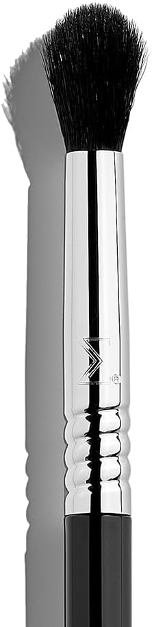Sigma Beauty E38 Diffused Crease Brush - Synthetic, Vegan, Antimicrobial - Image 2