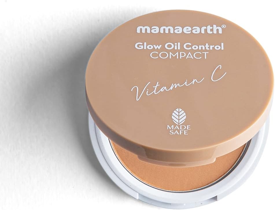 Mamaearth Glow Oil Control Compact 04 Almond Glow - 9g