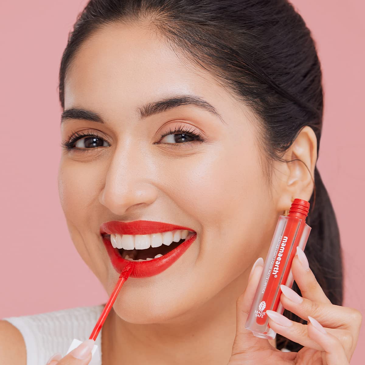 Mamaearth Feather Light Liquid Matte Lipstick - Red Cranberry, 3.5ml - Image 2