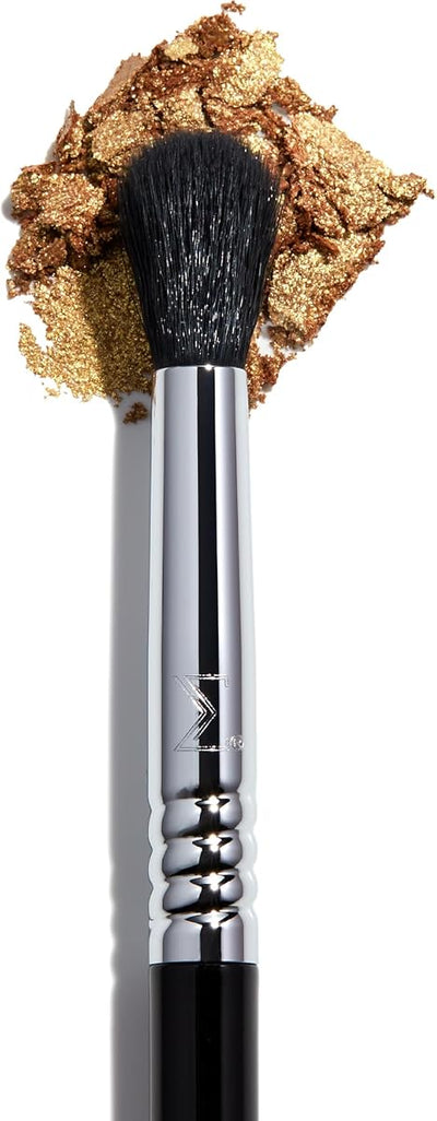 Sigma Beauty E38 Diffused Crease Brush - Synthetic, Vegan, Antimicrobial - Image 3
