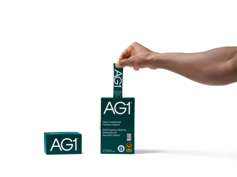 مسحوق الخضر اليومي AG1 – مسحوق مكمل الخضر الشامل من مصادر غذائية كاملة يومية 