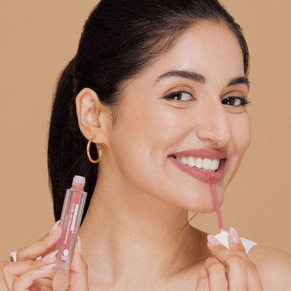 Mamaearth Liquid Matte Lipstick Nude Rose - 3.5 ml - Image 2